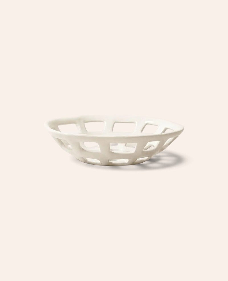 Esmée weisse Keramik Fruchtschale in Korb-Optik aus glasiertem Steingut, 24 cm Durchmesser