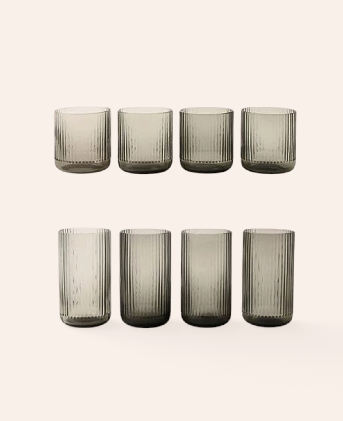 Esmée Set aus acht grauen Trinkgläsern mit geripptem Design und abgerundetem Boden