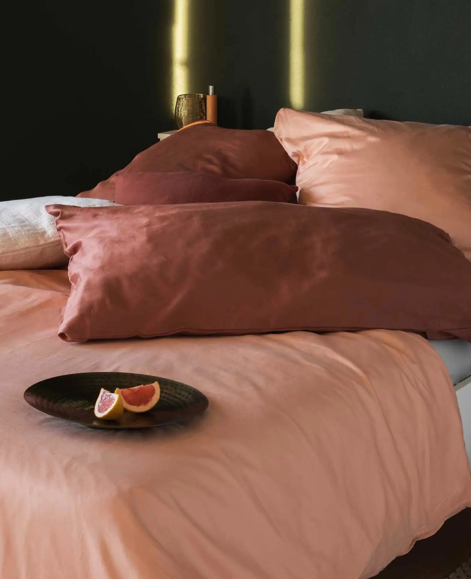 "Thia Soft Peach" Bettbezug / Duvetbezug aus Pfirsichfarben / Altrosa Bio Baumwoll-Satin, 240 x 240 cm
