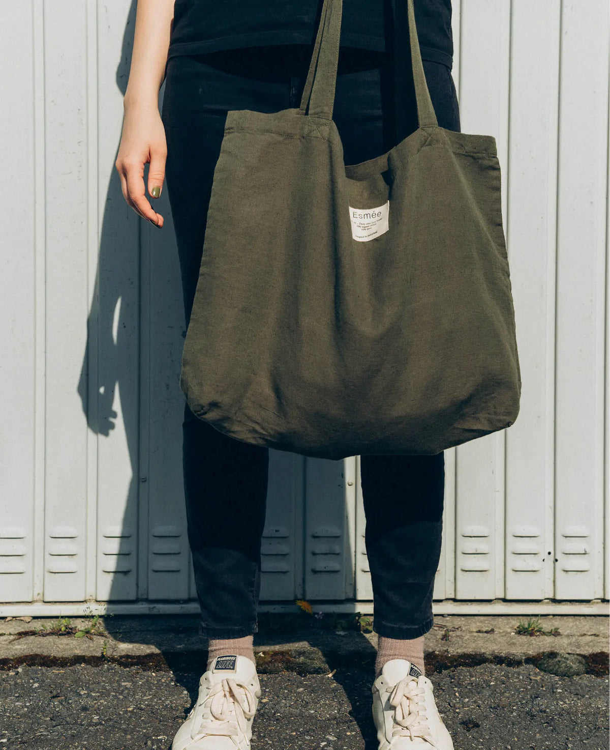 Totebag "Lora" aus olivgrünem Baumwoll-Leinenmix, 47 cm x 40 cm