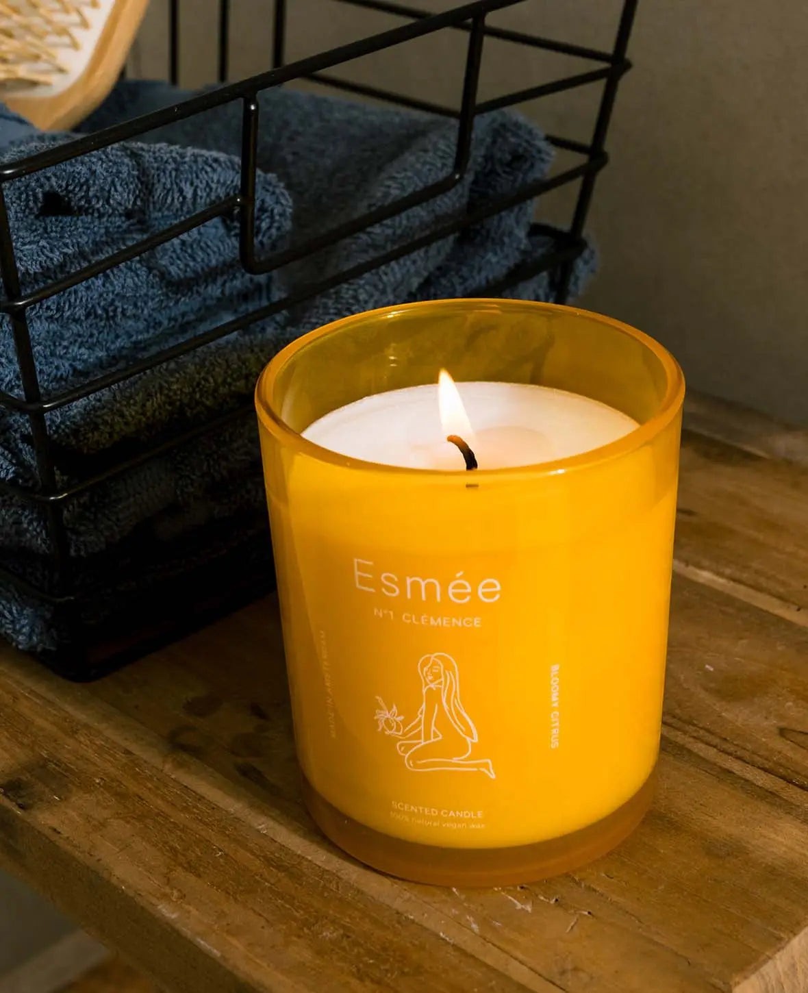 Esmée Premium Scents - N°1 Clémence, Duftkerze mit Duftnote "Bloomy Citrus", 280 g, Gelb