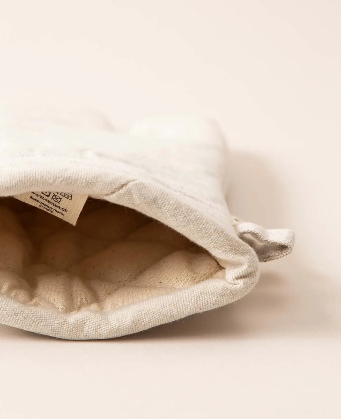 Ofenhandschuh “Ted” aus beigem Baumwoll-Leinenmix, 17 cm x 32 cm
