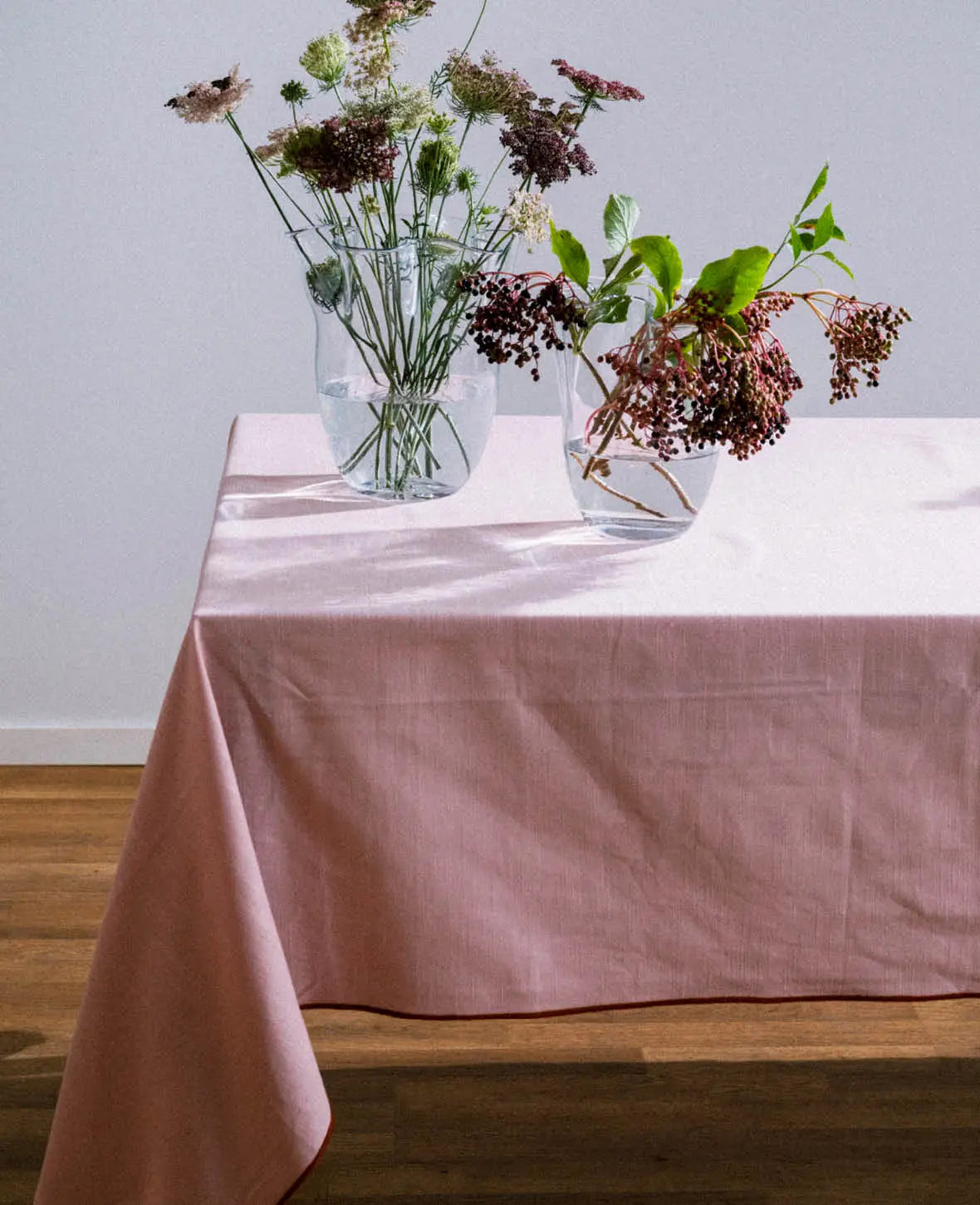 Tablecloth with red border, Pink, 250 x 140cm