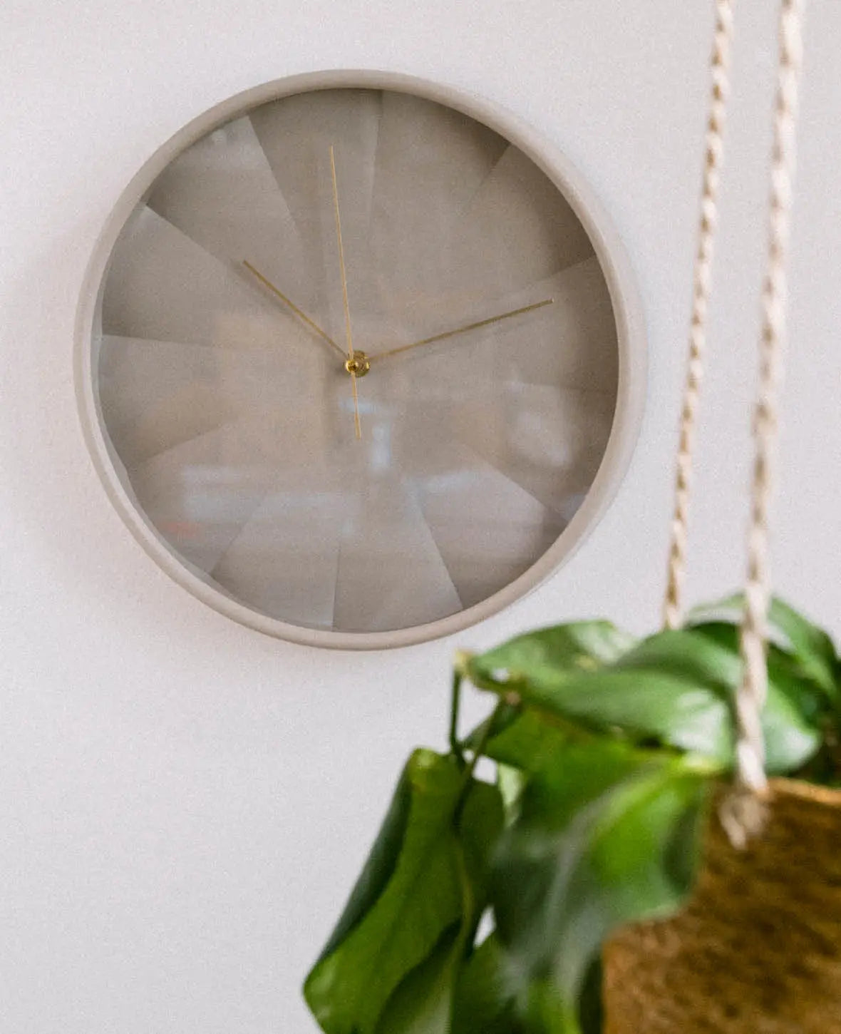 Wall Clock Modern, Taupe, Ø 30 cm