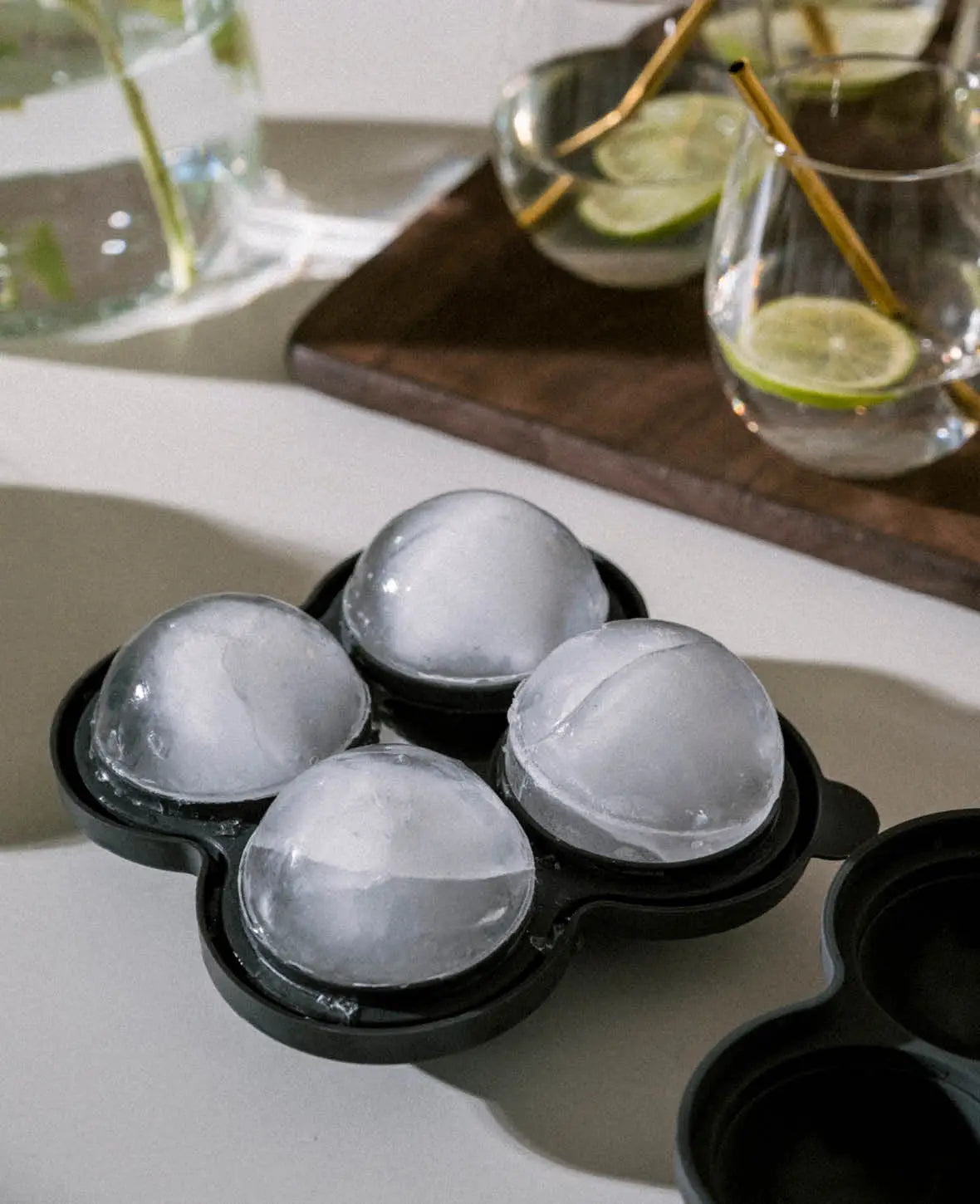 Eiswürfelform für 4 Eiskugeln, Grau