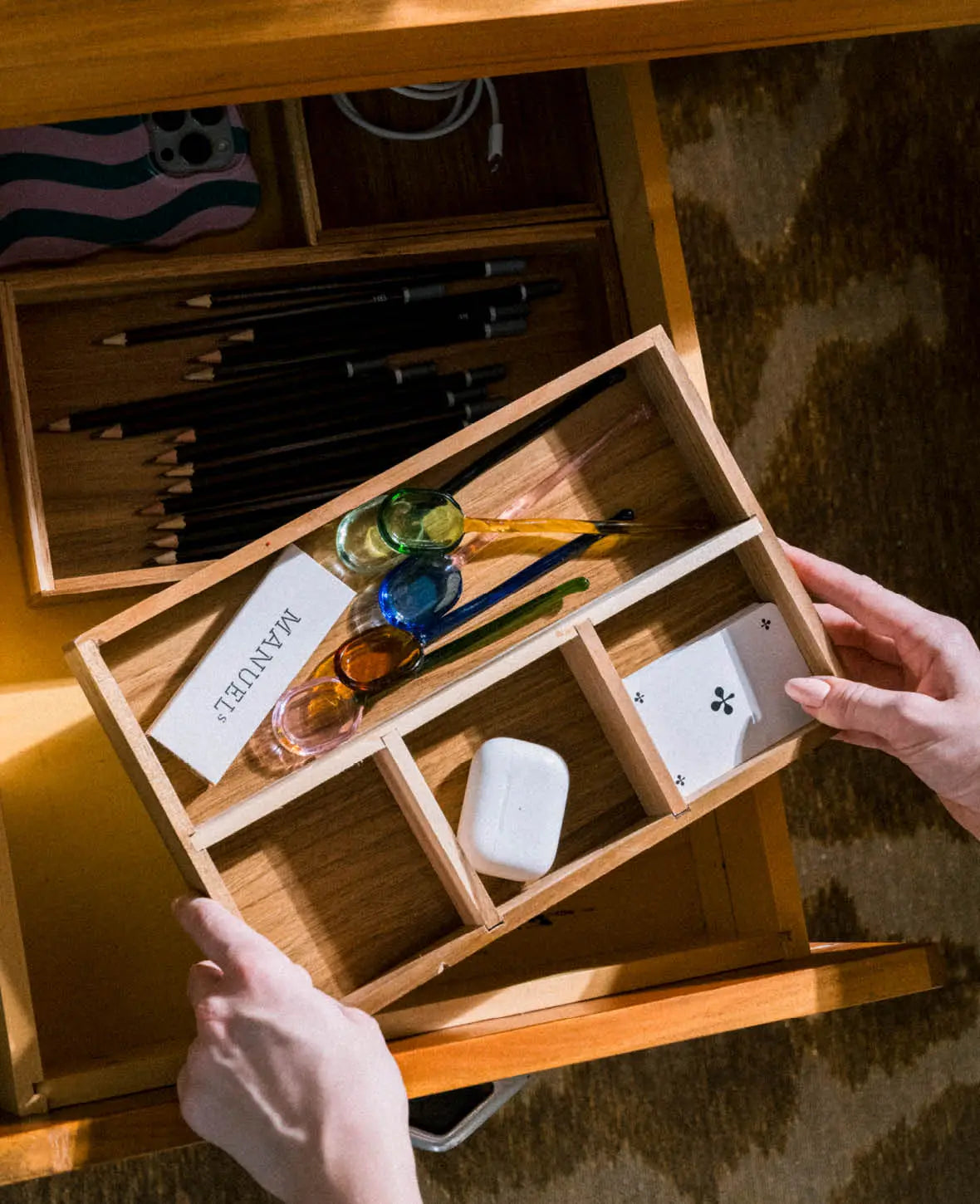 Organiseur en bois d'acacia avec 4 compartiments