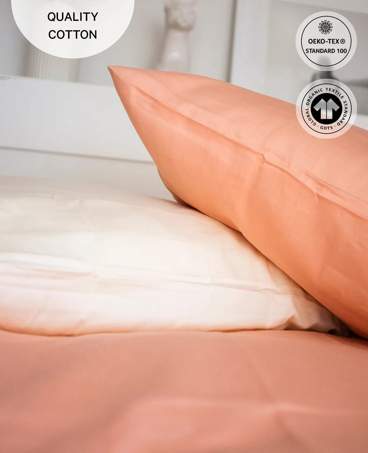 "Thia Soft Peach" Kissenbezug / Duvetbezug aus pfirsichfarbenem / Altrosa Bio Baumwoll-Satin, 65 x 65 cm