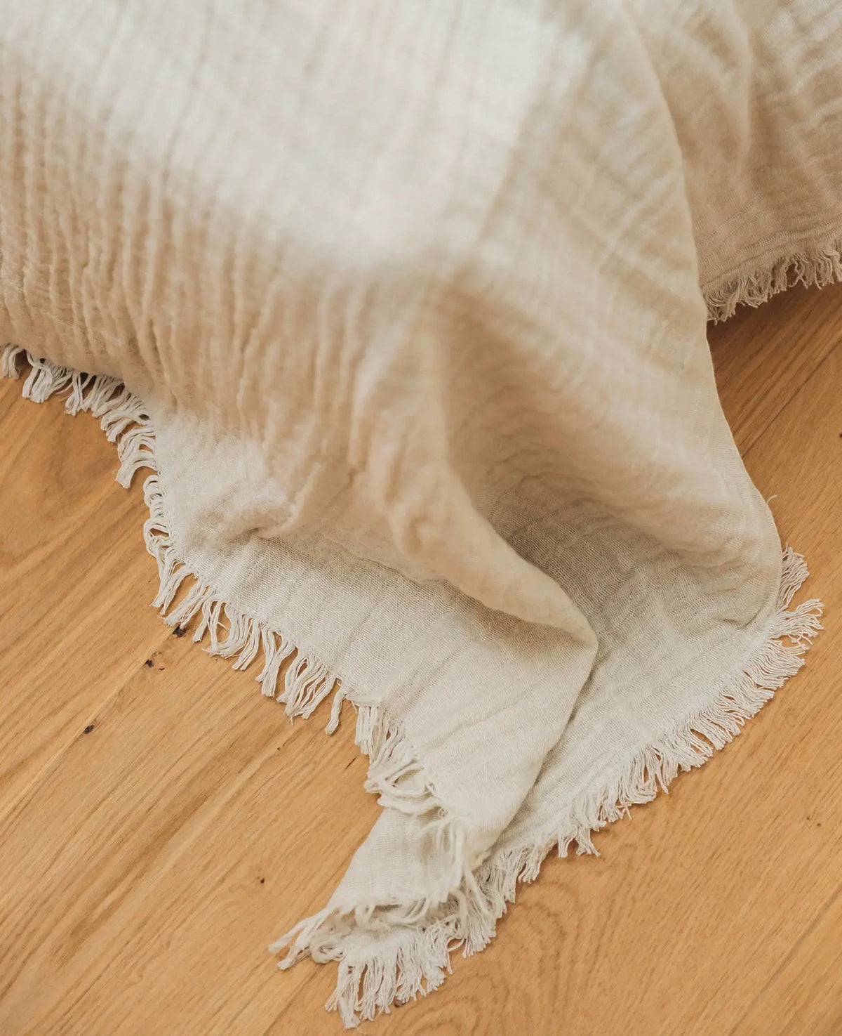 Tagesdecke aus beigem Bio Baumwoll Musselin, 220 x 240 cm