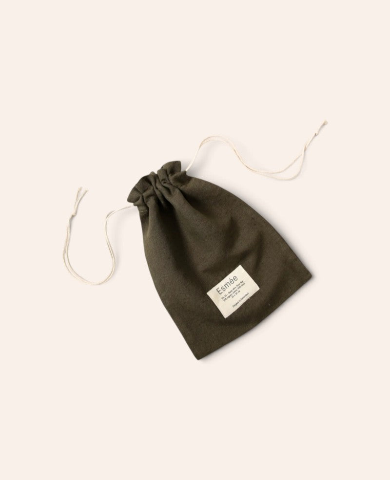 Beutel / Tasche "Nura" aus olivgrünem Baumwoll-Leinenmix mit Zugbändern, 20 cm x 28 cm, als Bread Bag, als Brotsack, Gemüsetasche oder für Wäsche und Schuhe beim Reisen