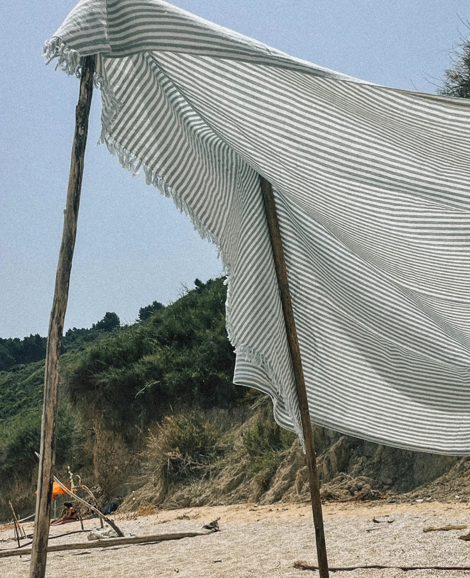 Hamamtuch / Strandtuch / Picknickdecke "Sol" aus blau-weiss gestreiftem Baumwoll-Leinenmix, 100 cm x 190 cm