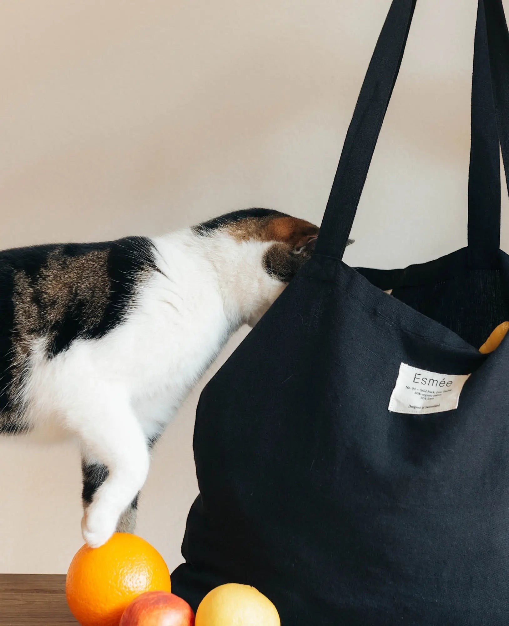 Totebag "Lora" aus schwarzem Baumwoll-Leinenmix, 47 cm x 40 cm