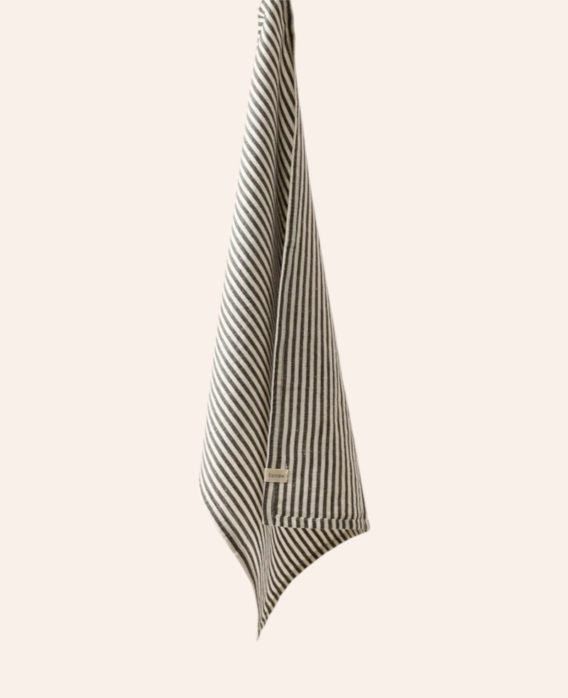 Küchentuch / Geschirrtuch "Louis" aus grau-weiss gestreiftem Baumwoll-Leinenmix, 45 cm x 70 cm