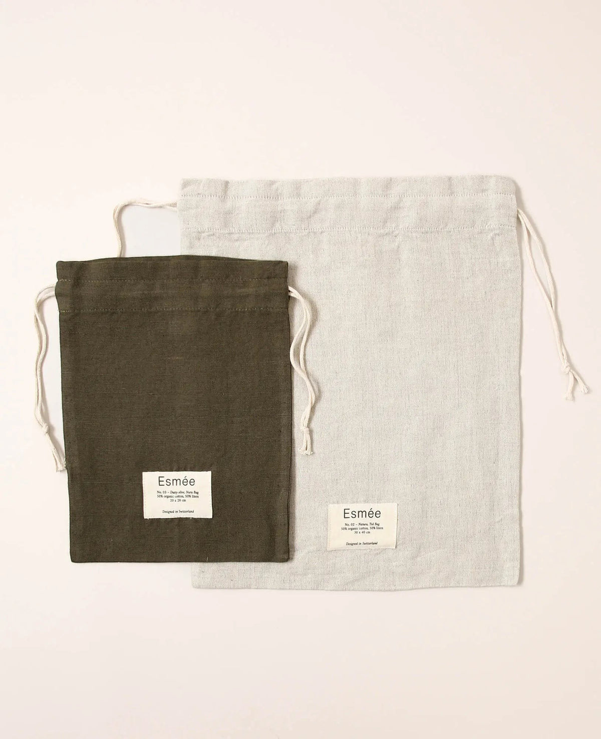 Beutel / Tasche "Nura" aus olivgrünem Baumwoll-Leinenmix mit Zugbändern, 20 cm x 28 cm, als Bread Bag, als Brotsack, Gemüsetasche oder für Wäsche und Schuhe beim Reisen