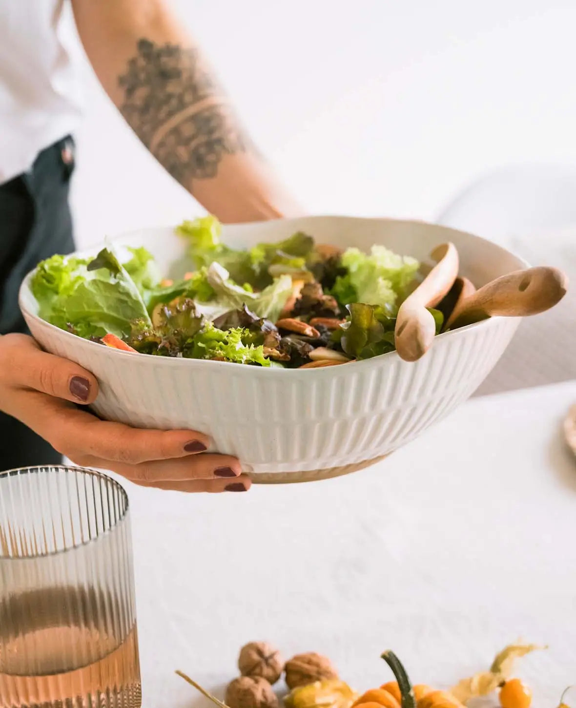 Grosse Keramikschüssel / Salatschale mit gewelltem Rand, Ø 30 x H 10 cm