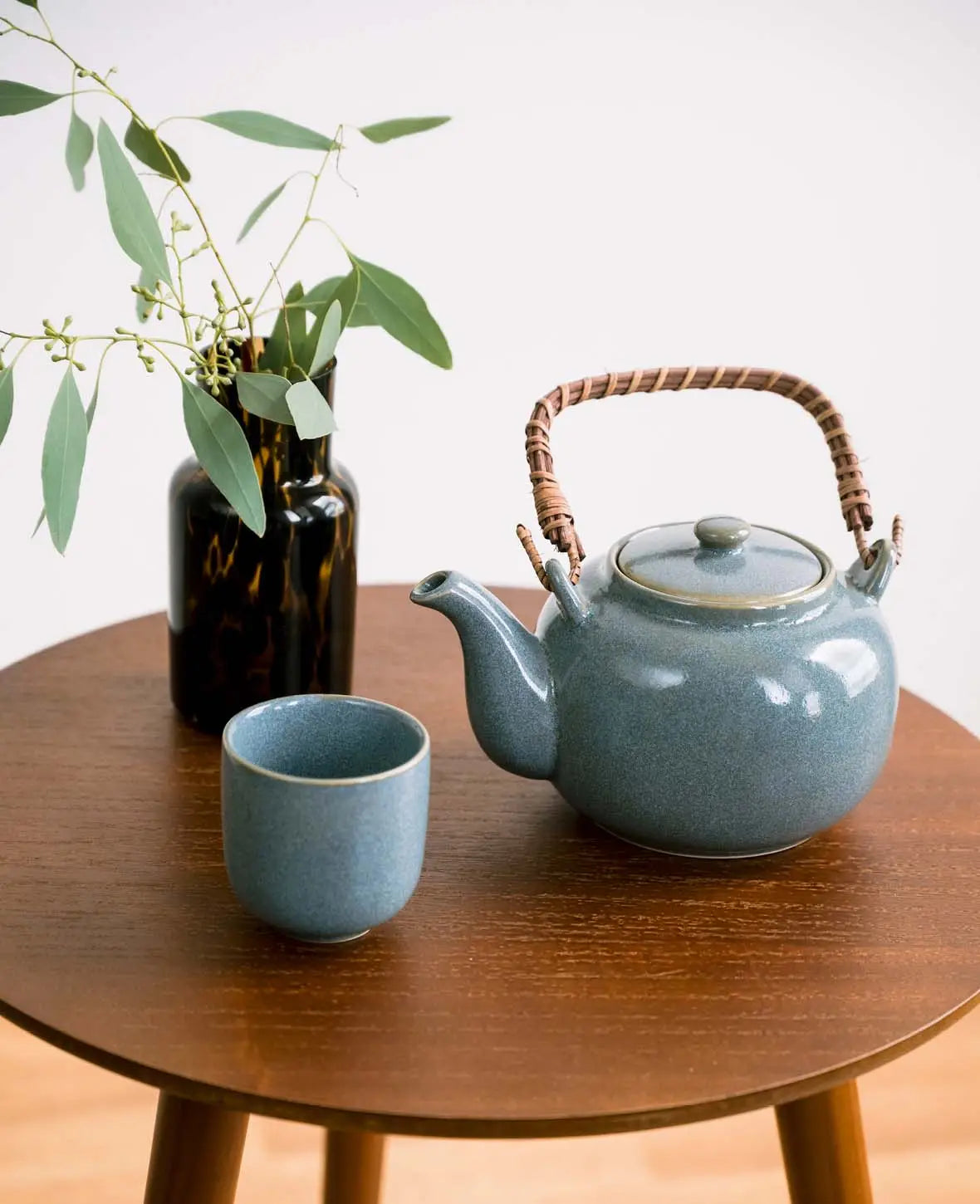 Blau-grau glasiertes, japanisches Keramik Teeset mit Krug und 4 Tassen "Kaori" 7 dl / 100 ml