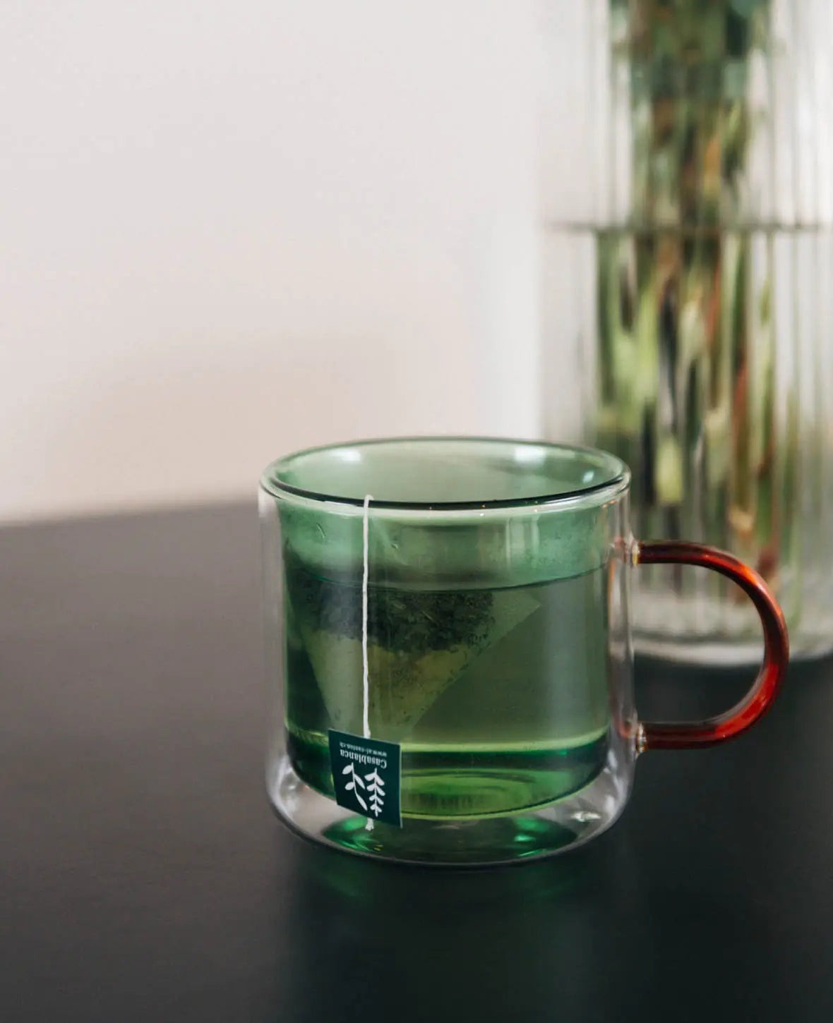 Doppelwandiges Teeglas / Tasse "Lenn", mit Griff, in salbeigrün, 390ml