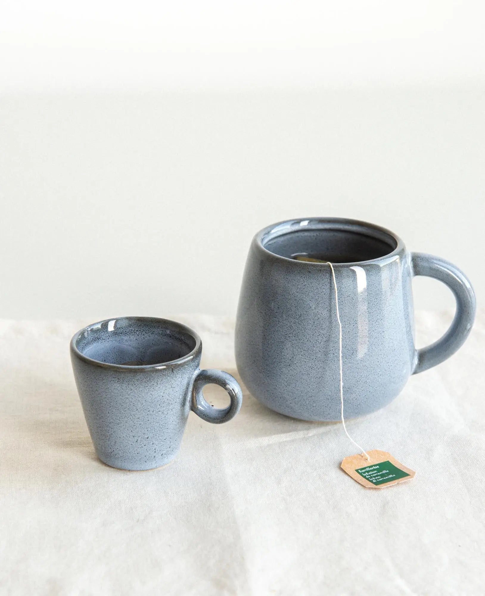 Handglasierte blau-graue Espresso Tasse "Costal", 100 ml, H 6 x Ø 6 cm