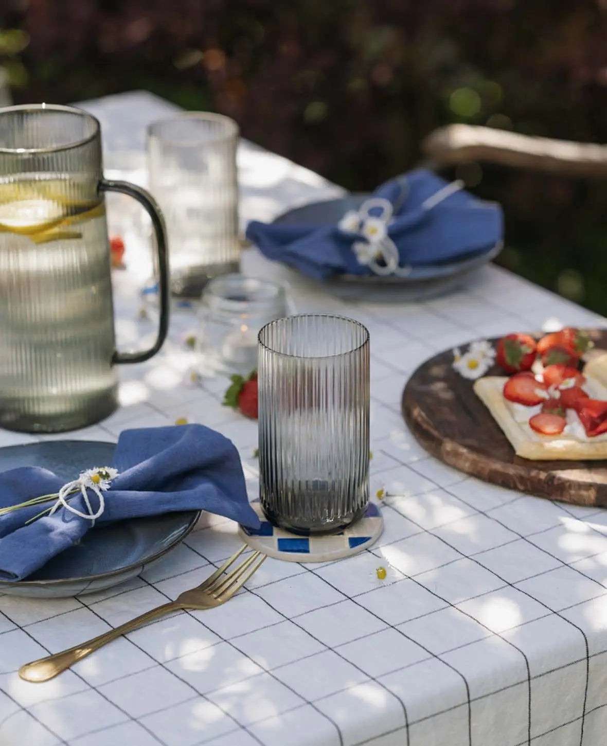4er Set Trinkgläser "Oskar", aus grauem Glas mit Rillenstruktur, Ø 7.4 cm, 450 ml