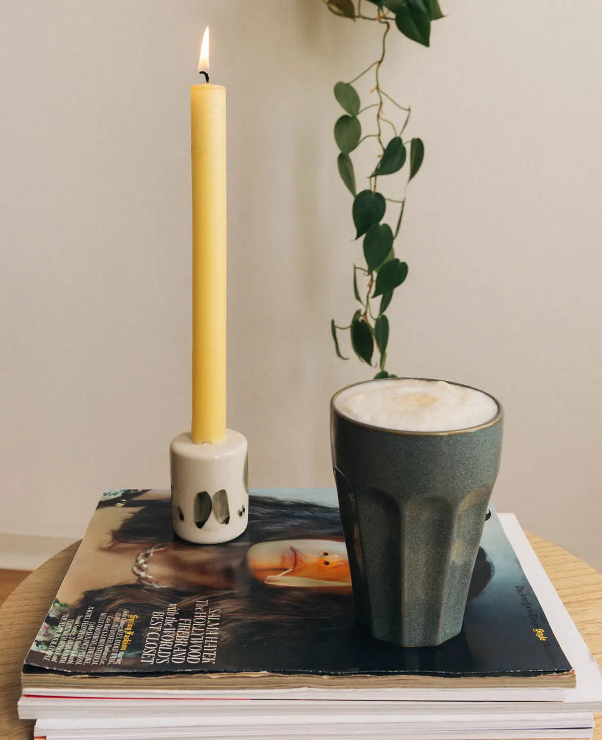 Handglasierte Tasse aus Steingut / Macchiatotasse in blau-grau, 330 ml, H 12.5 cm x Ø 9 cm