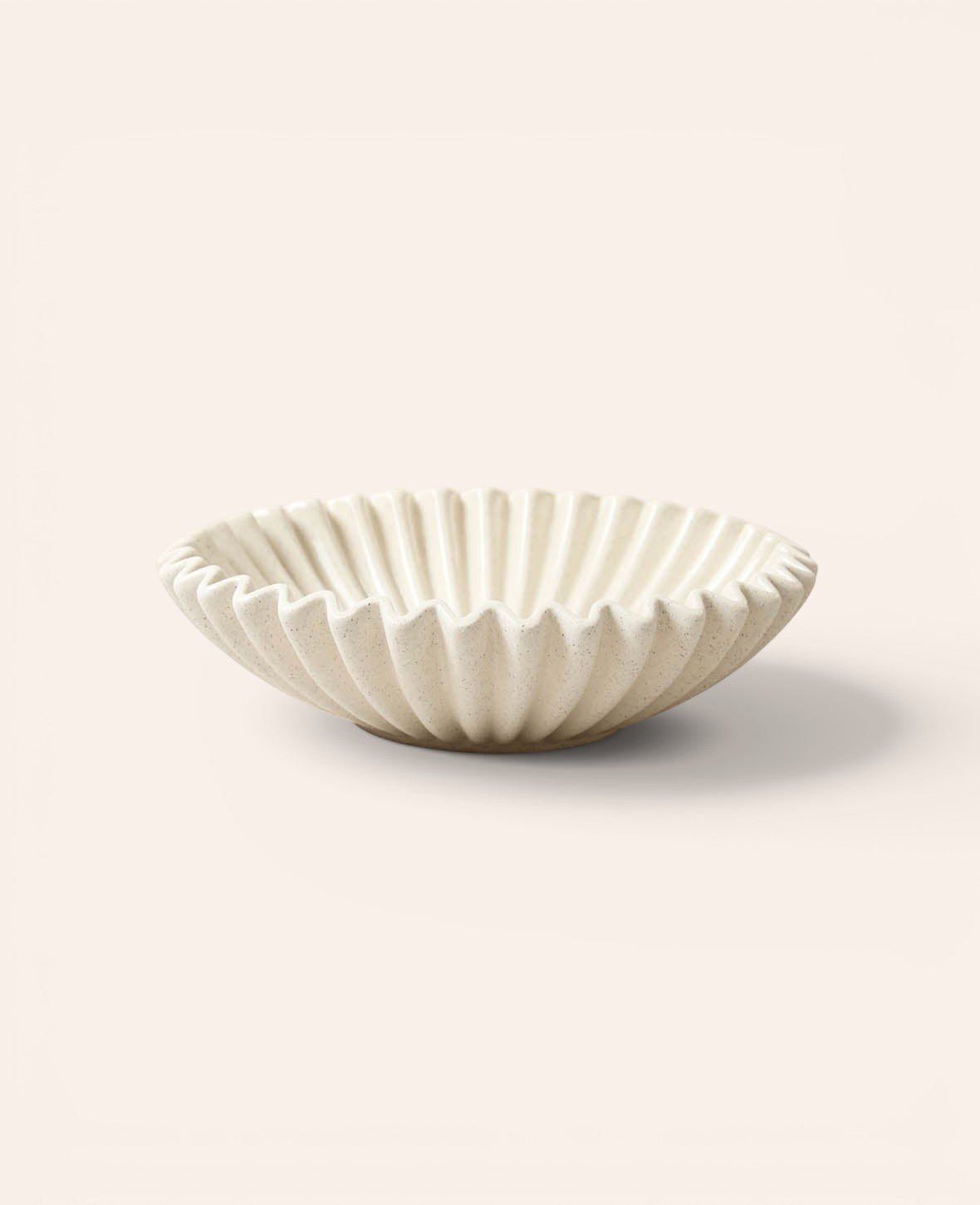Fruchtschale / Obstschale "Shell", beige mit schwarzen Sprenkeln und glasierter Innenseite, Ø 26.5 cm