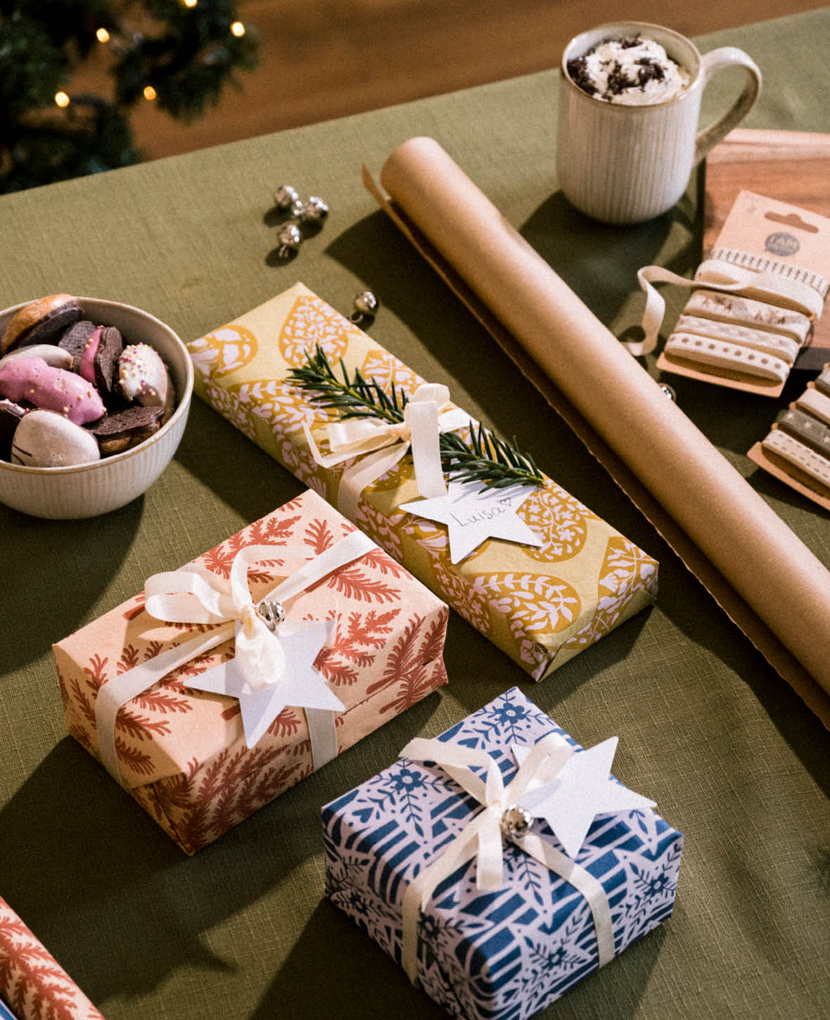 Weihnachtliches, 3-Teiliges Geschenkpapier Set, 70 x 50 cm, 3 Rollen mit verschiedenen Mustern