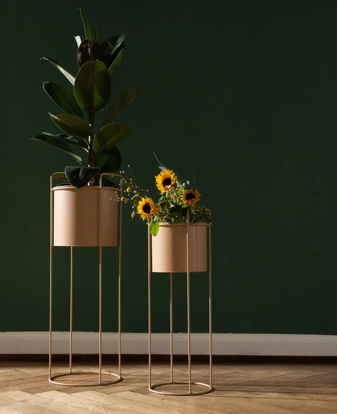 Nudefarbener Stehtopf / Blumentopf mit Beinen, altrosa, 76 cm