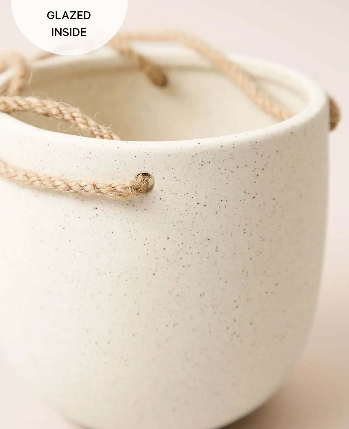 Hängetopf / Hängender Blumentopf aus Steingut mit rauher Struktur, Beige mit Sprenkel, Ø 12 cm