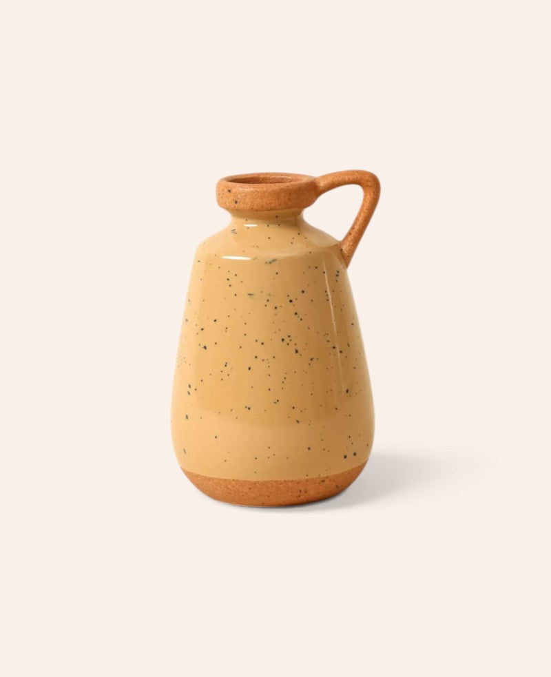 Terracottafarbene Keramikvase mit Griff, H 17 cm