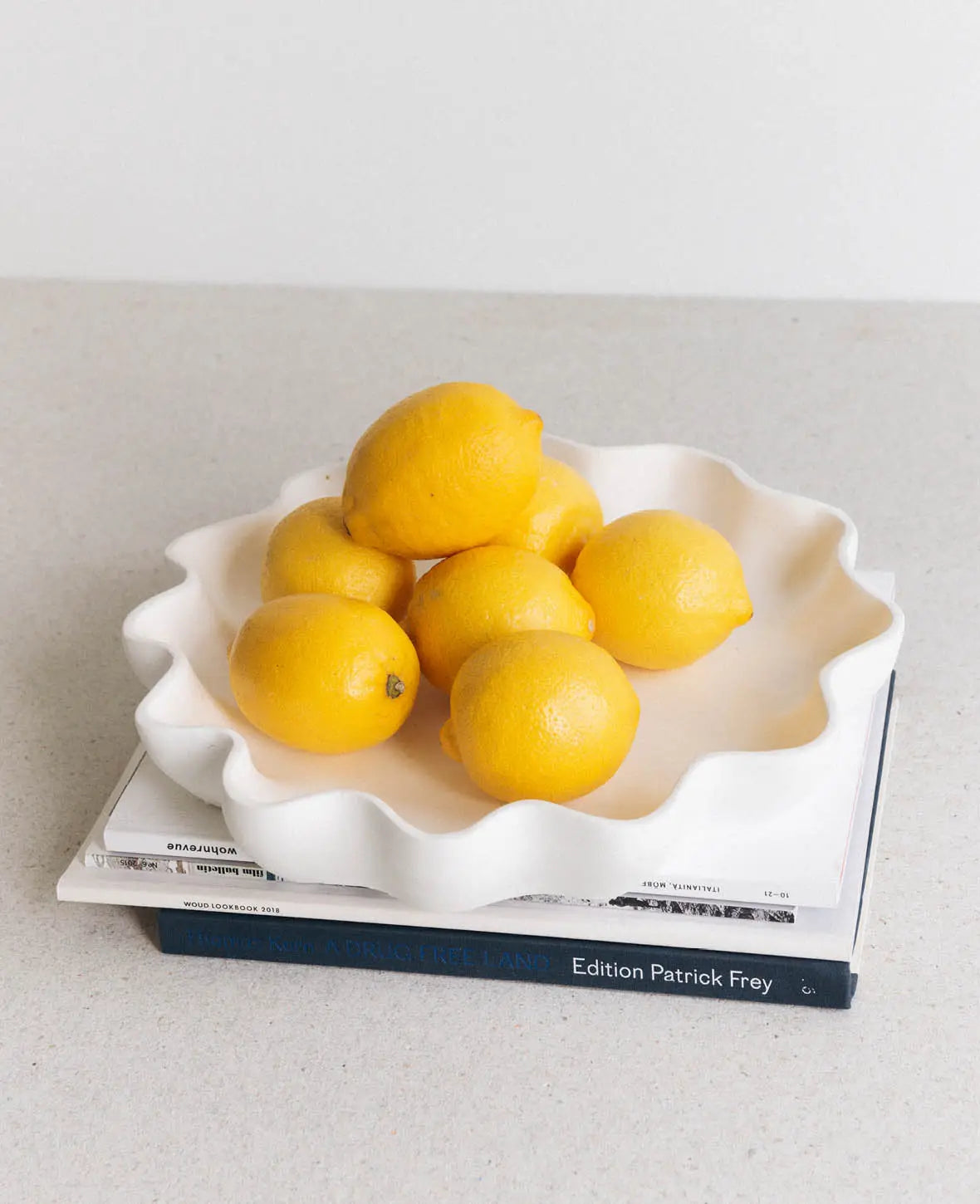 Flache Keramik Fruchtschale / Obstschale "Fleur" mit gewelltem Rand, Weiss, Ø 31 cm