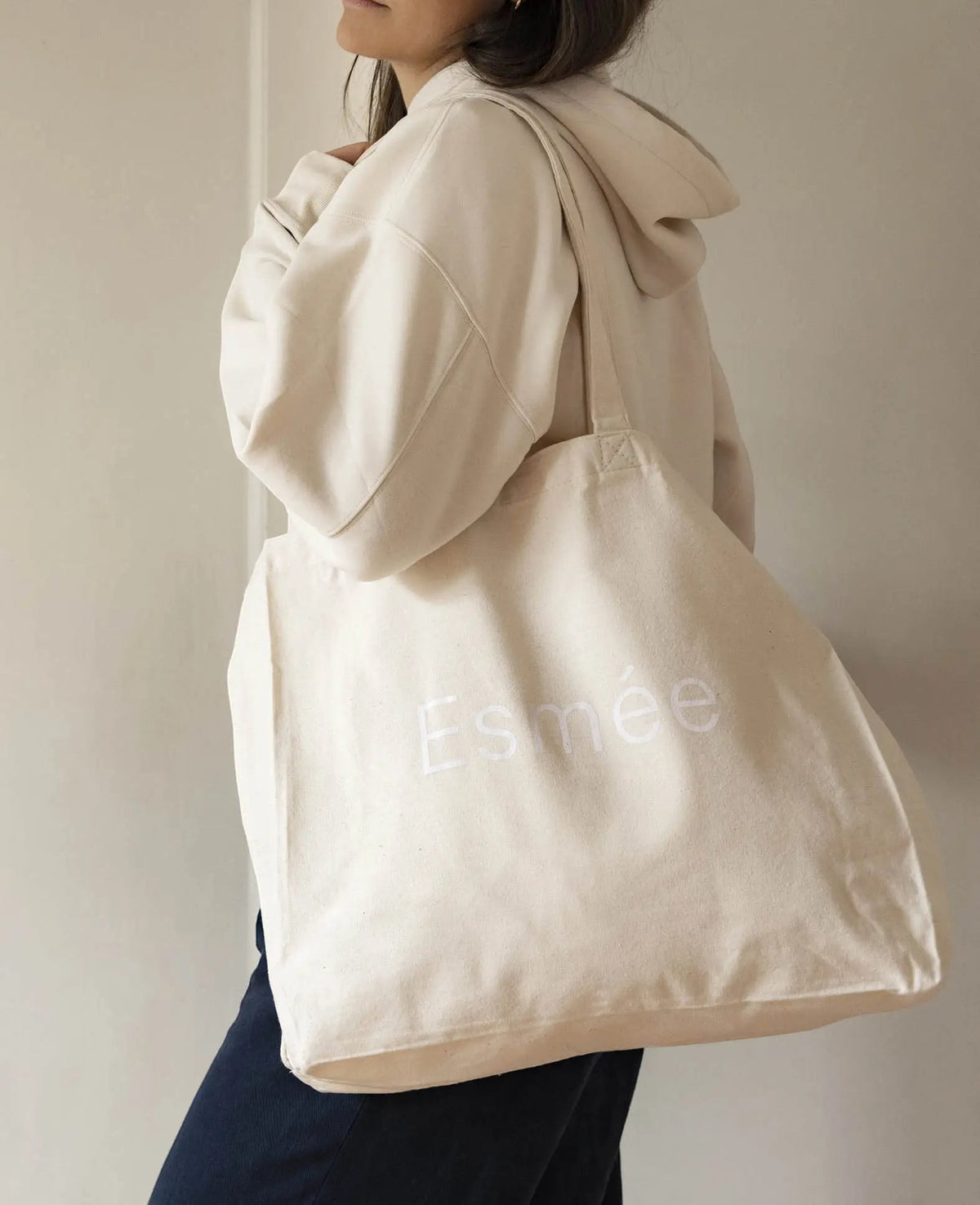 XL Totebag / extra grosse Jutetasche mit weissem Print "Esmée", B 45 x H 42 cm x 11 cm
