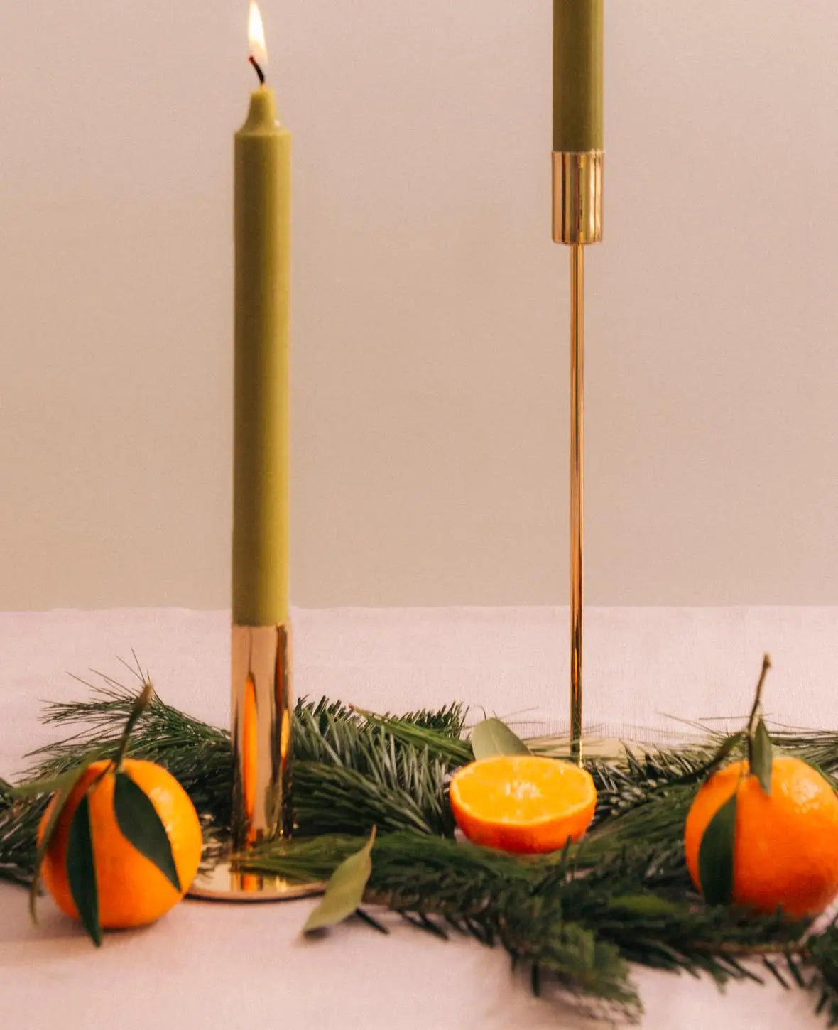 Tiefer Kerzenständer für Stabkerzen in Gold, 9 cm