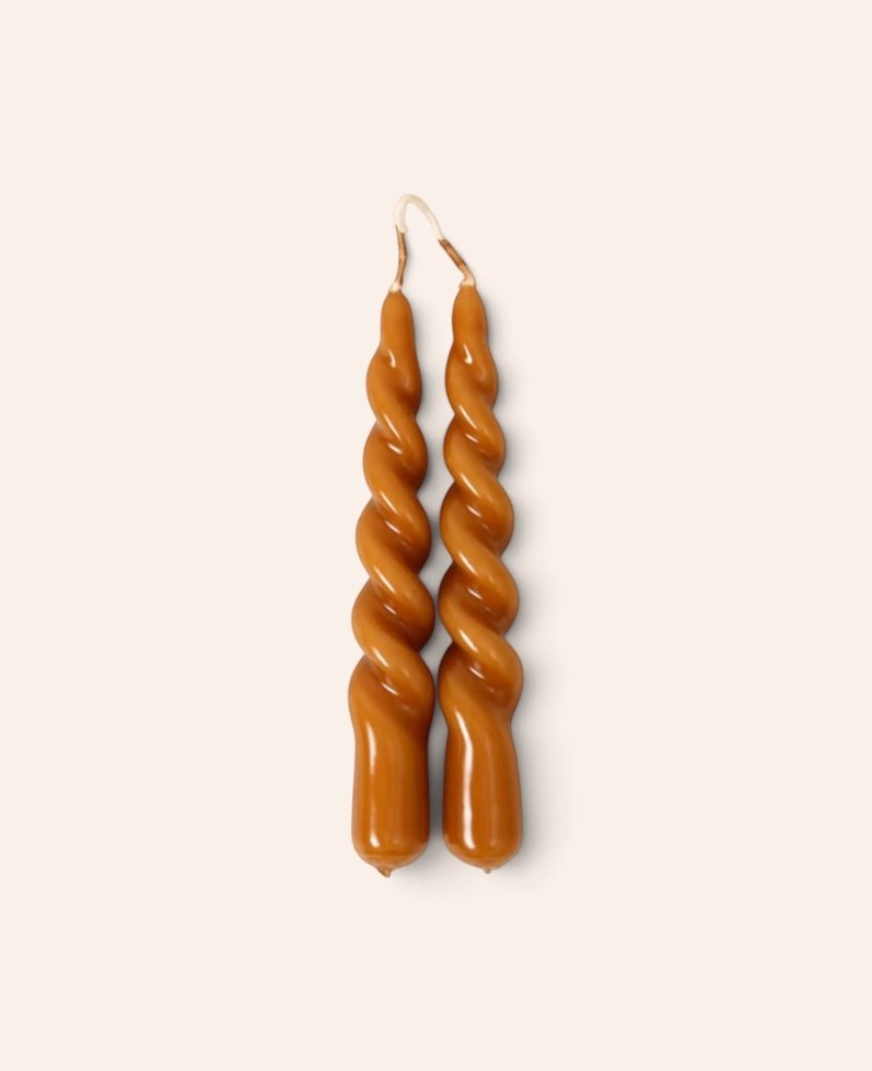 2er Set Stabkerzen / Tafelkerzen mit Twist in braun glänzend, 2.2 cm x 15 cm