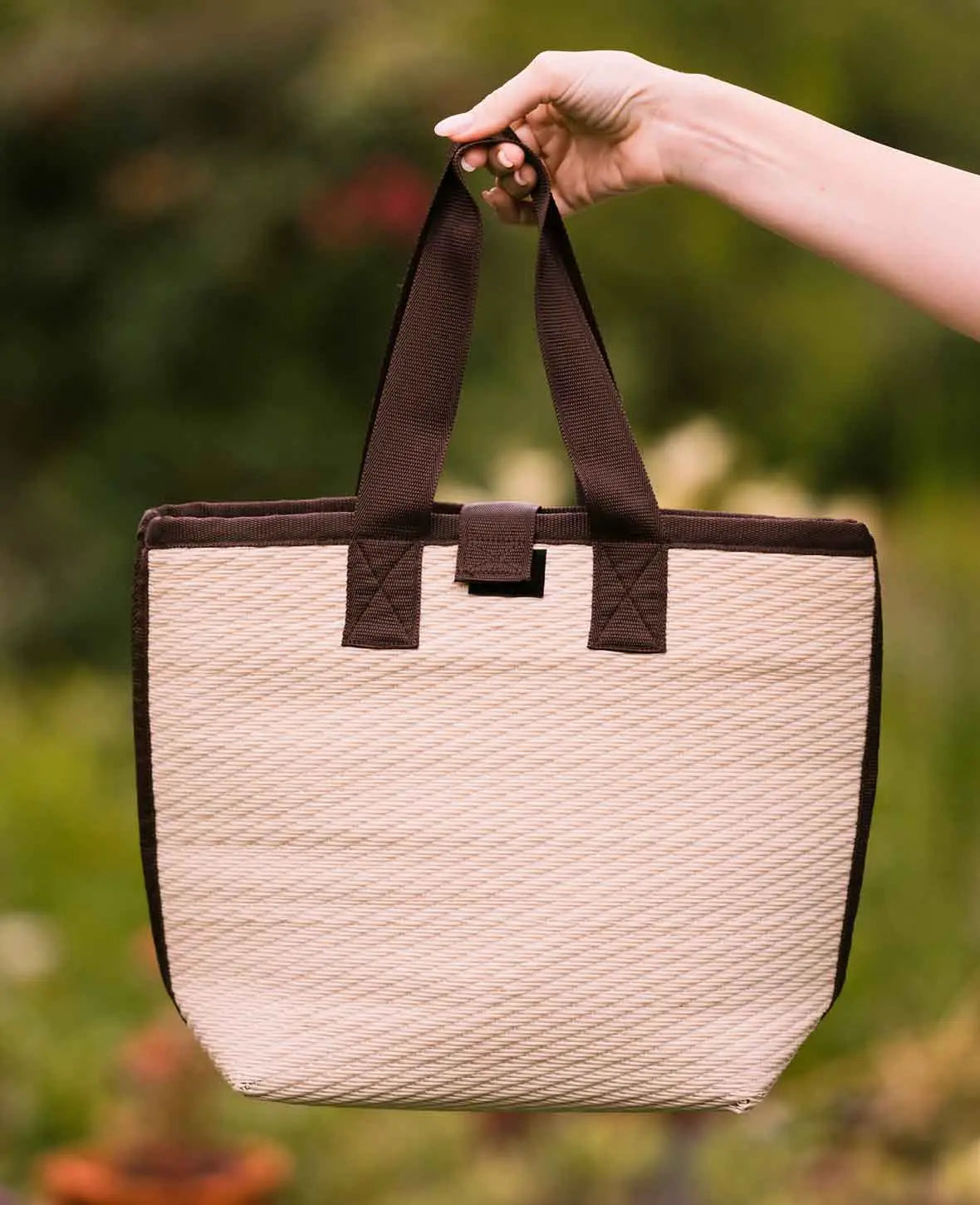 Noya Beach Bag / Strandtasche aus recyceltem PET, hellbraun