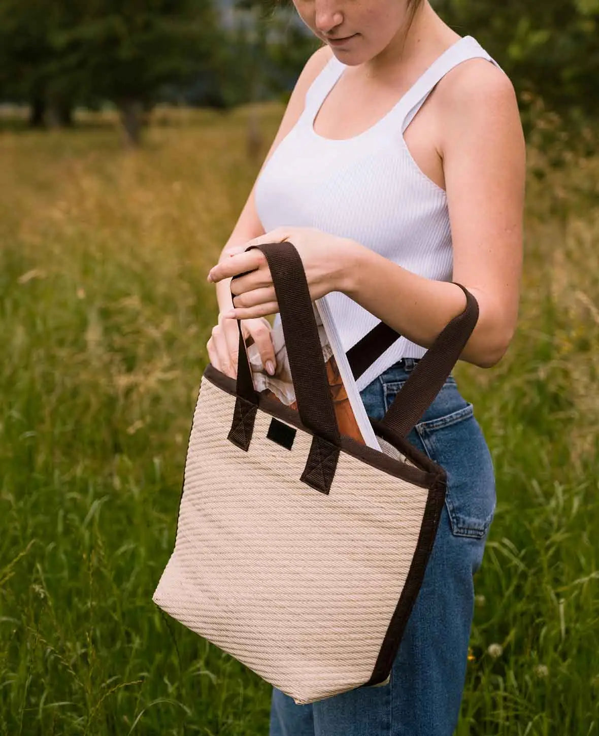 Noya Beach Bag / Strandtasche aus recyceltem PET, hellbraun