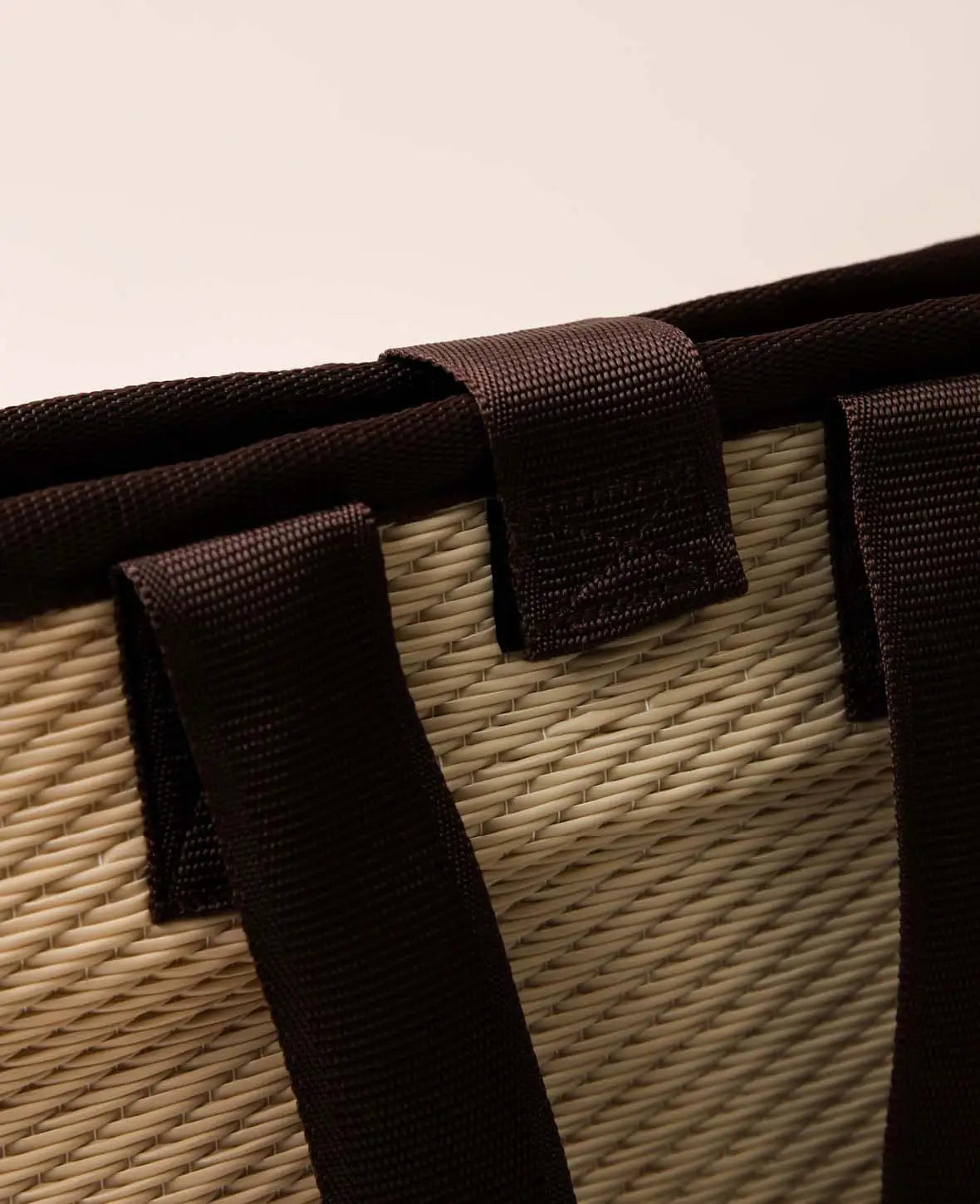 Noya Beach Bag / Strandtasche aus recyceltem PET, hellbraun