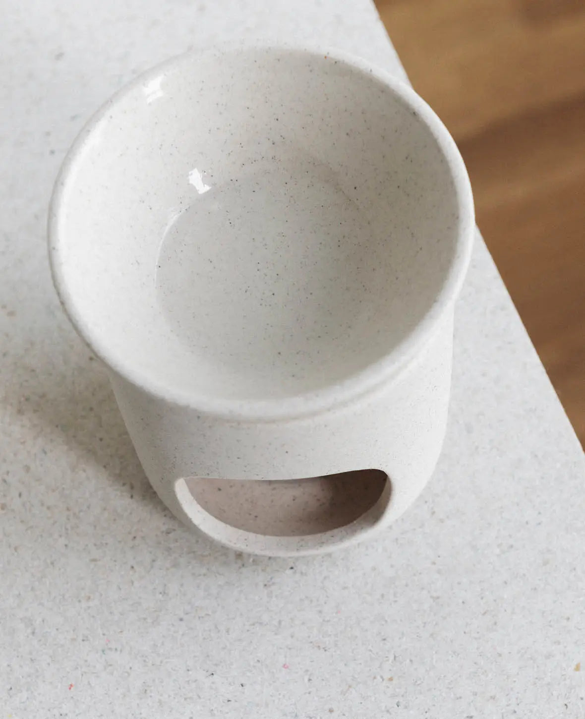 Duftlampe / Teelicht mit Duftölschale / Duftdiffusor, beige mit schwarzen Sprenkeln, Ø 11 cm
