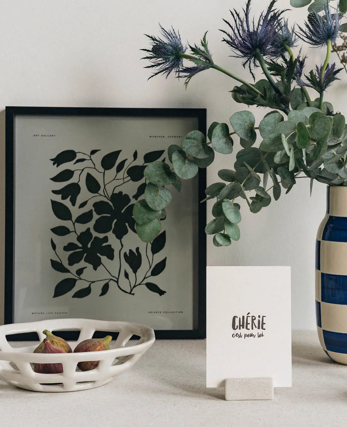 Gerahmtes Poster / Bild / Print mit Illustration "Black Flower"