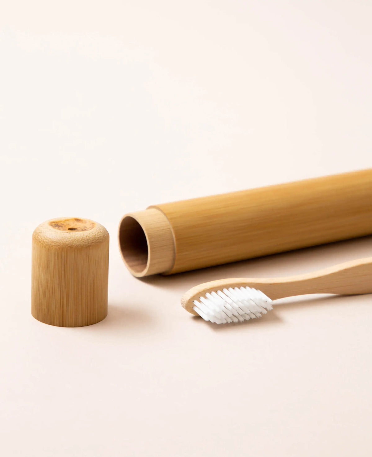 Noya Zahnbürste und Reisebox, plastikfrei & biologisch abbaubar
