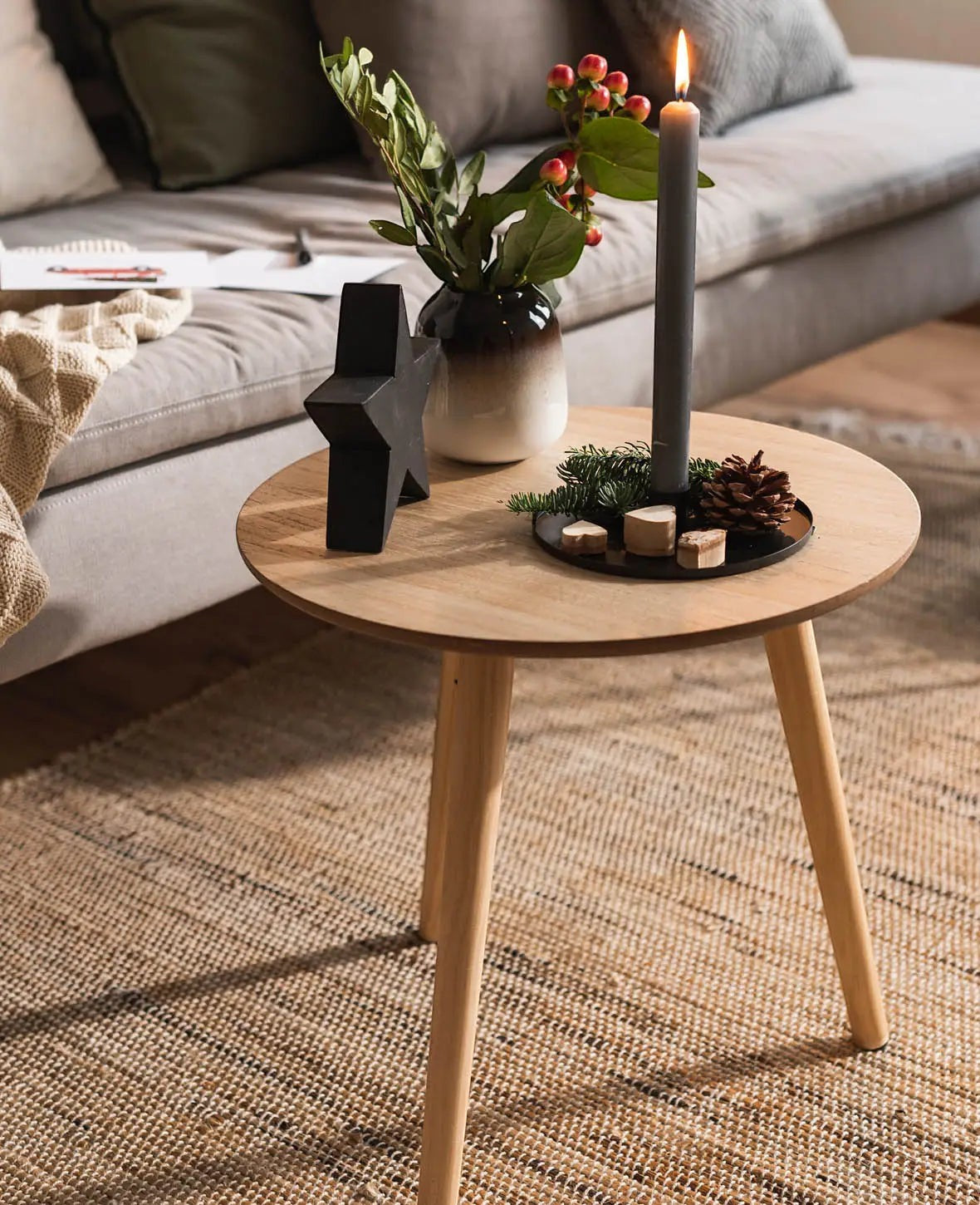 Runder Beistelltisch / Sofatisch / Holztisch aus hellem Holz, Ø 40 cm