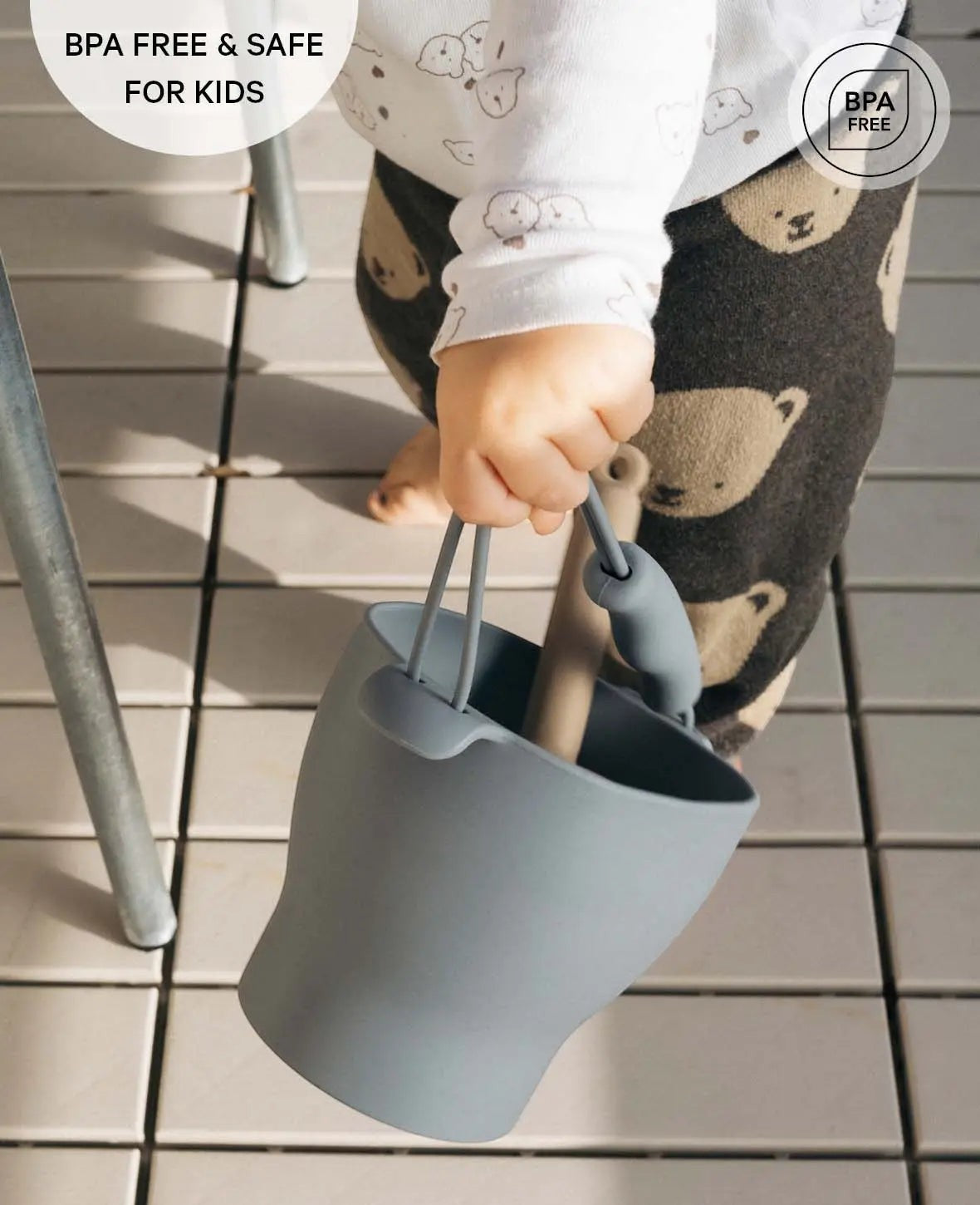 Sandspielzeug Set für Kinder, aus Silikon in Blau/Beige/Rosa, mit Kessel, Schaufel und Formen