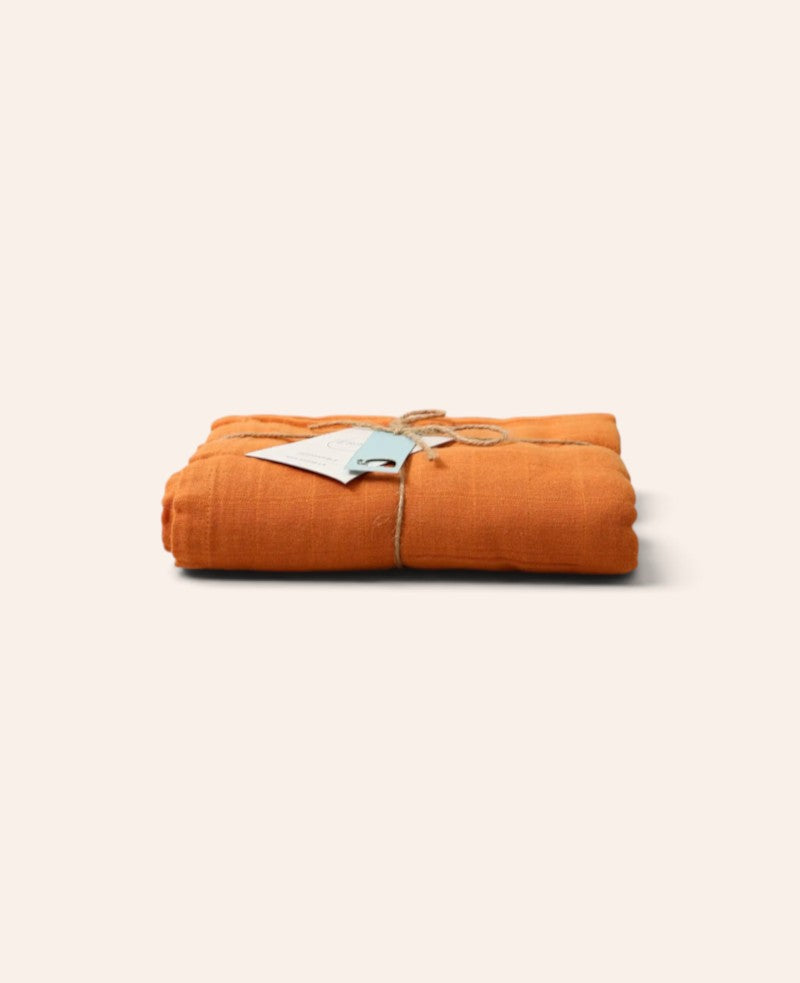 Musselin Tuch / Mulltuch aus 100% Bio Baumwolle als Nuscheli für Babys oder als Mode- und Dekoaccessoire in Dusty Orange, 120 x 100 cm