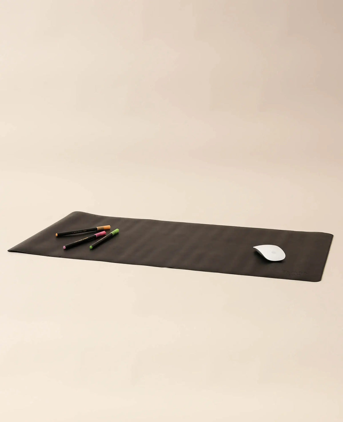 Schreibtischmatte aus veganem Leder in Schwarz, mit rutschfester Unterseite, 80 x 40 cm