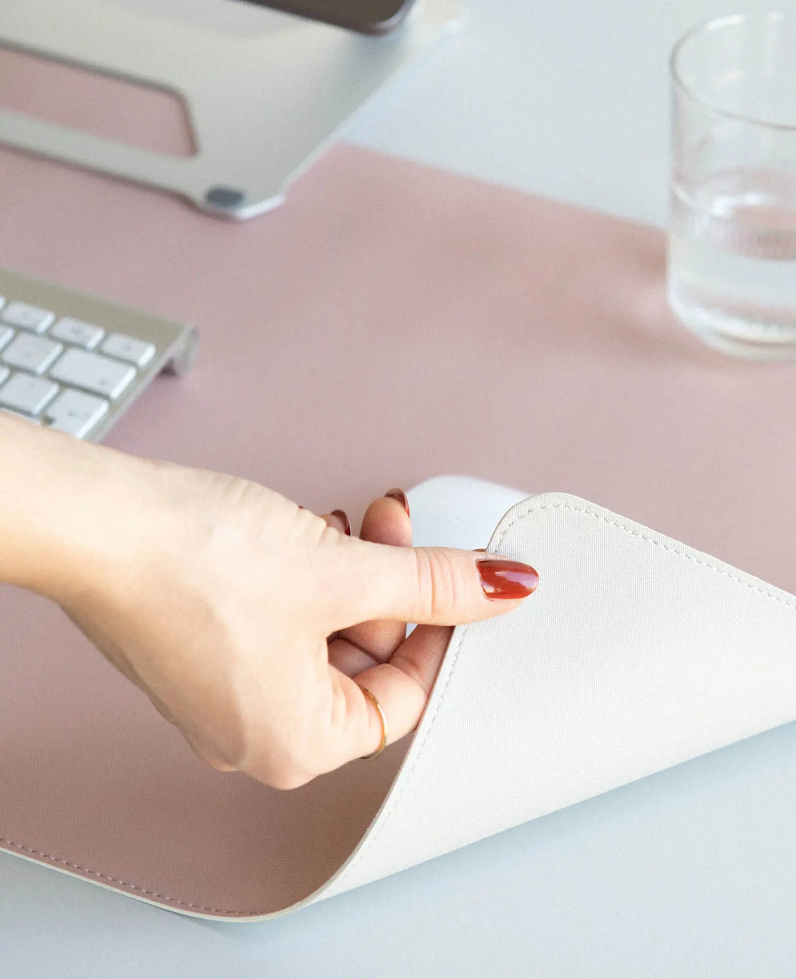 Schreibtischmatte aus veganem Leder in Rosa, mit rutschfester Unterseite, 80 x 40 cm