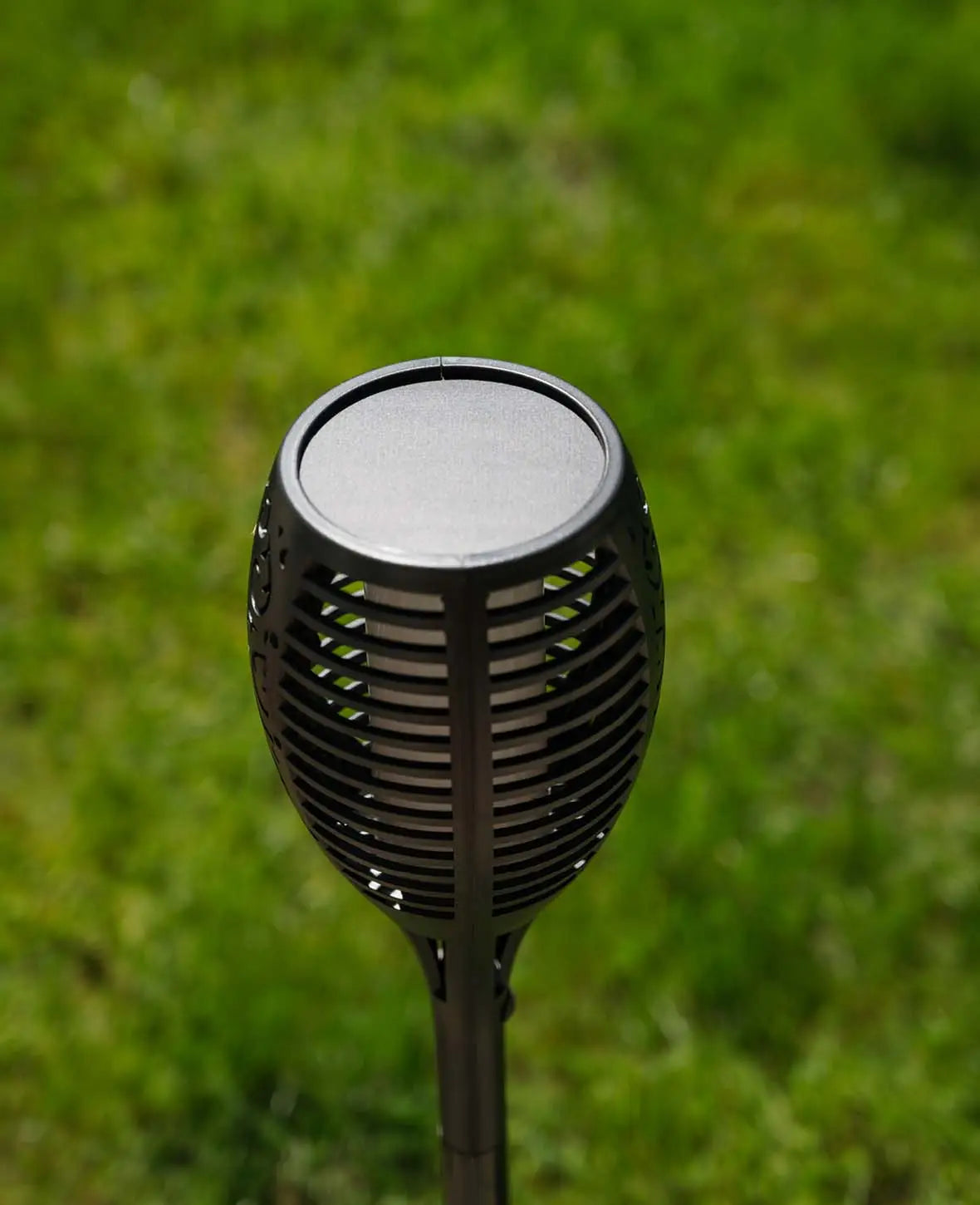Flackernde Outdoor LED Solar Gartenfackel – Warmweisses Licht