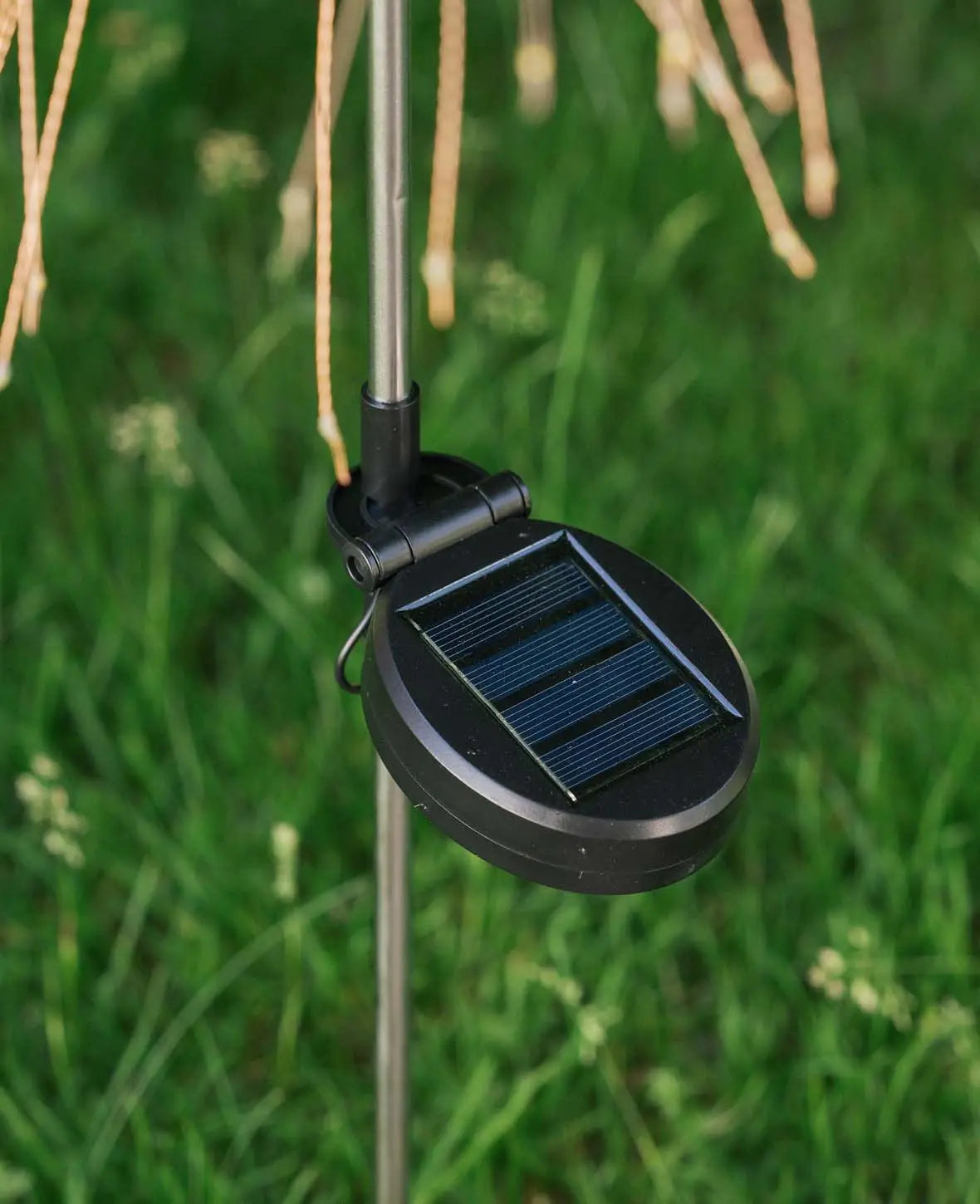 Outdoor LED Solar Gartenleuchte mit Erdspies - Warmweiss