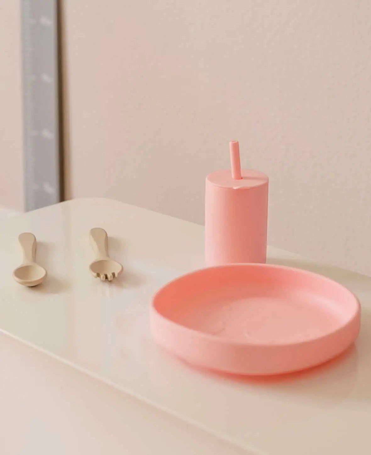 Kinder Monster / Walross Teller aus Silikon in rosa mit Saugnapf, Ø 17 cm