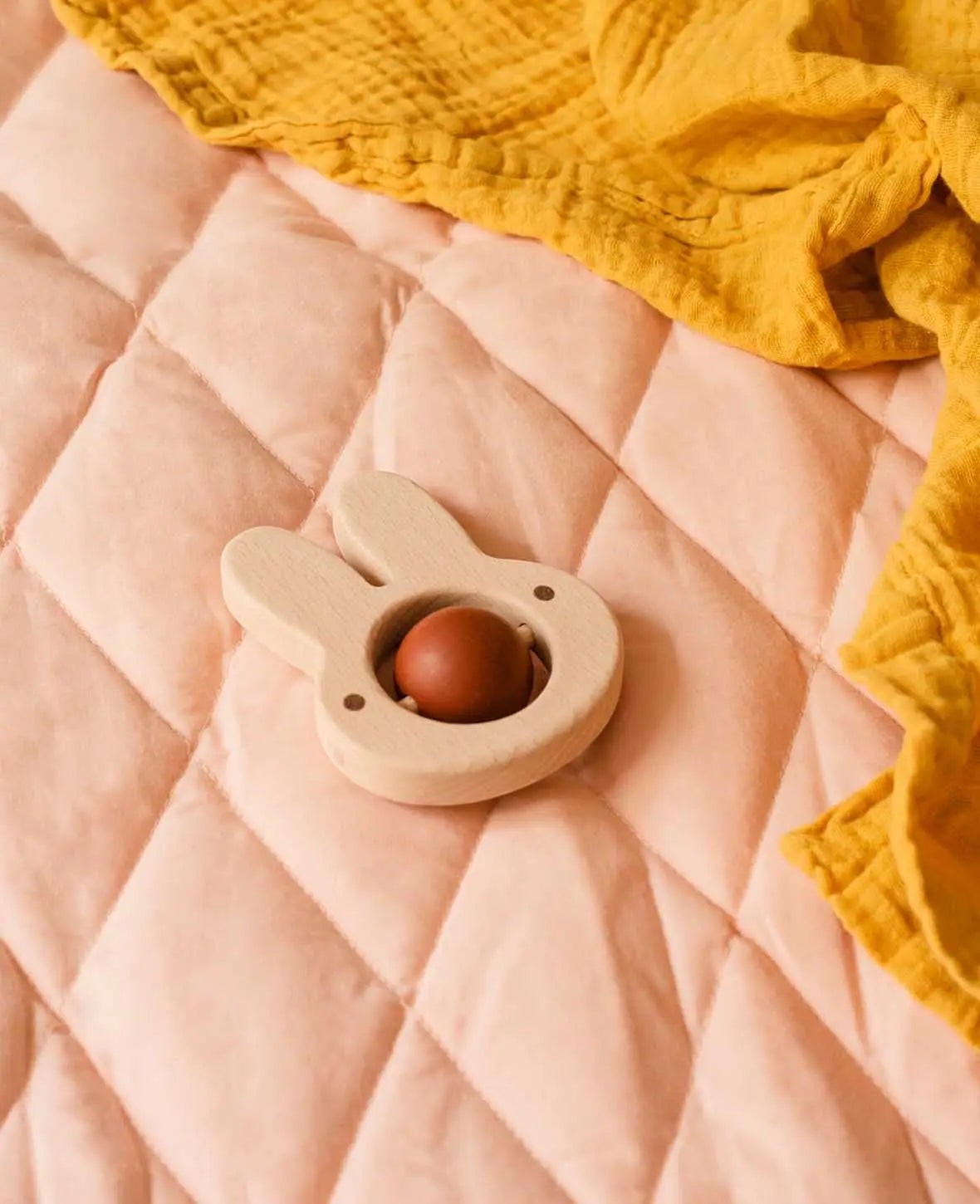 Hasen Beissring aus Buchenholz und Silikon für Kinder ab 3 Monate