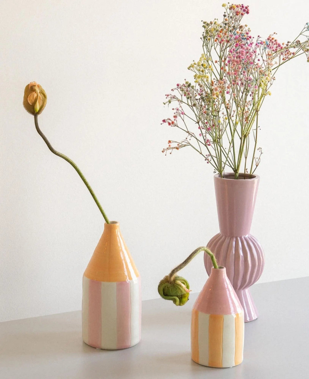 Porzellan Vase mit orangen Streifen und rosa Hals, H 19 x Ø 10 cm
