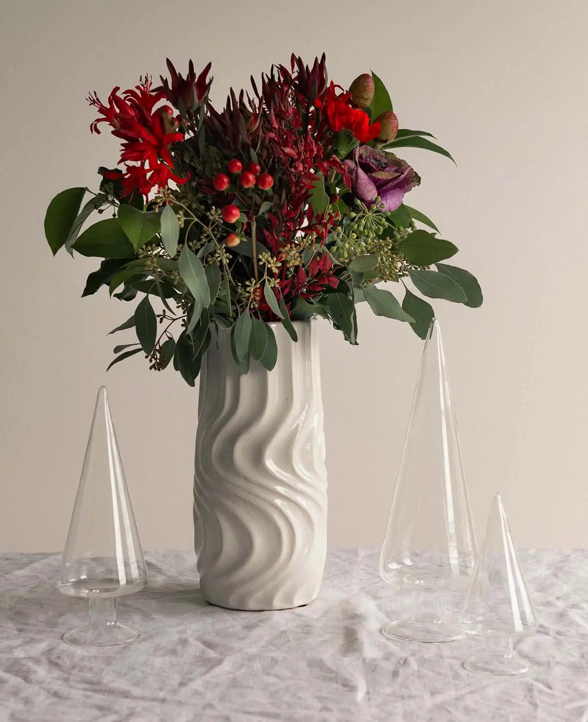 Minimalistische Weihnachtsdekoriation, Tannenbaum aus Glas, H 23x Ø 8.5 cm, transparent