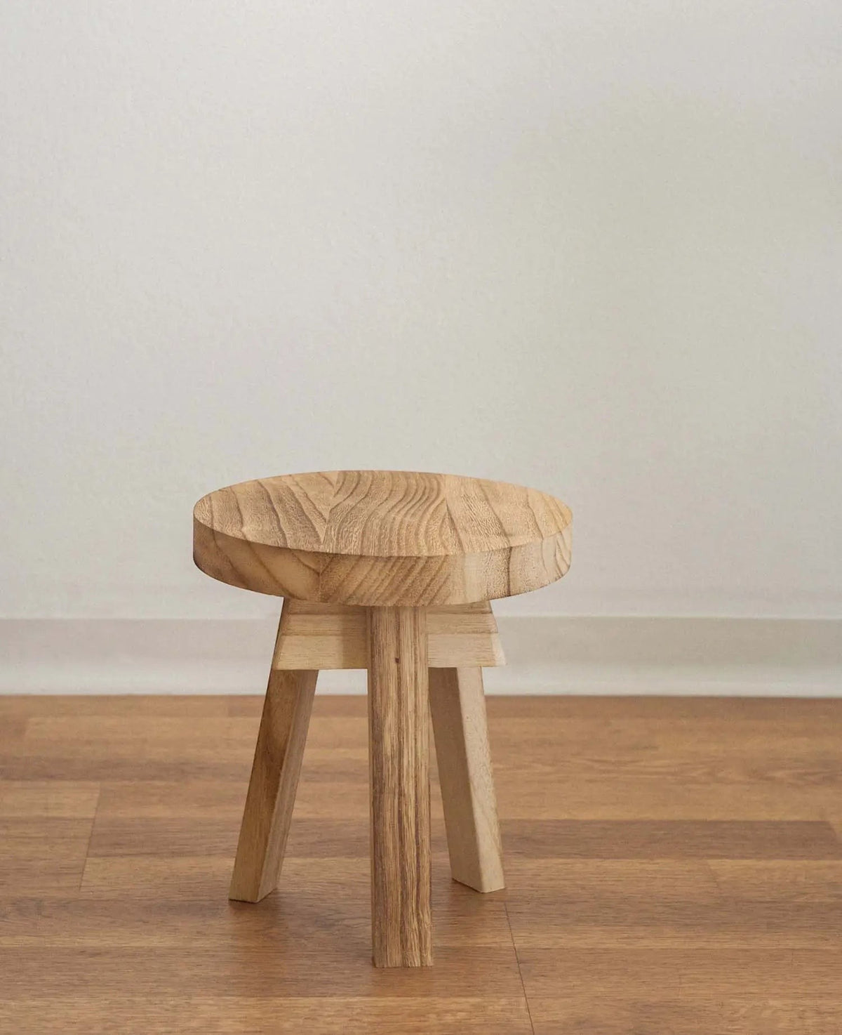 Runder Deko-Holzhocker, 18 x 21 cm